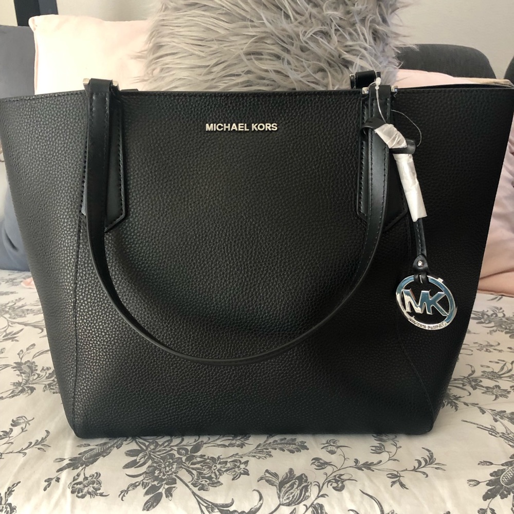 ❌SOLD❌New Michael Kors Kimberly LG Bonded Leather - Picture 2 of 8